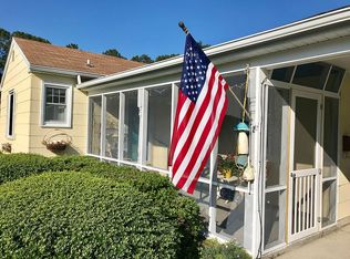25 Ames St, Onancock, VA 23417