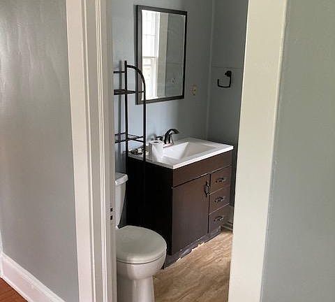 5th image of 1318 W 110th St