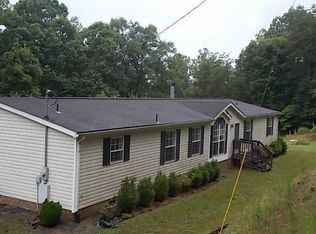 877 Sleeping Hills Farm Rd, Martinsville, VA 24112