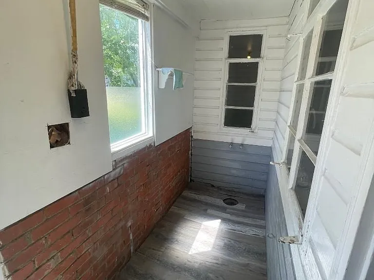 1122 Arkansas St — Photo 2