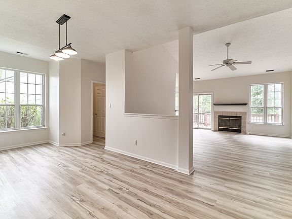 2nd image of 641 Beaverbrook Dr