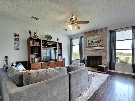 4th image of 8102 Landsman Dr