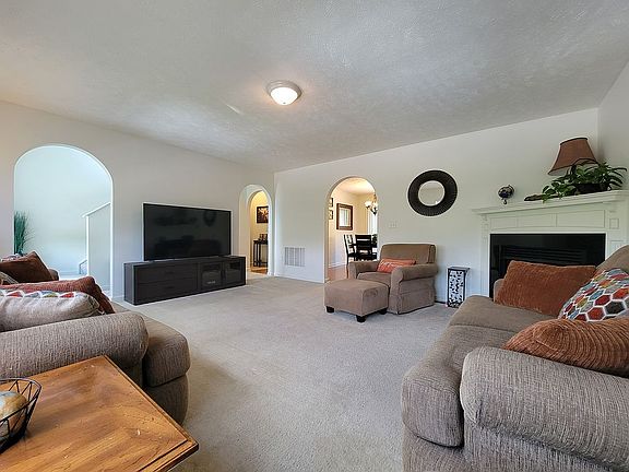 3rd image of 1618 Brandtview Ct