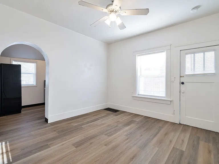 2340 Eccles Ave — Photo 3