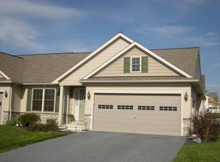 5114 Oak Leaf Dr, Mount Joy, PA 17552