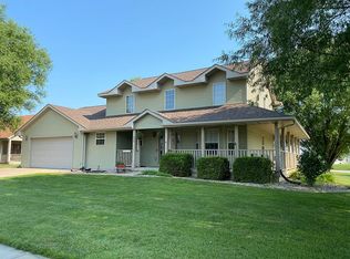 400 W Walnut St, Tolono, IL 61880