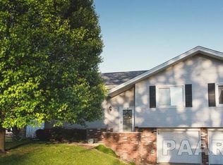 436 N Nappanee Point, Peoria, IL 61604