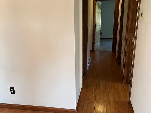5th image of 299 Woodlawn Dr #299