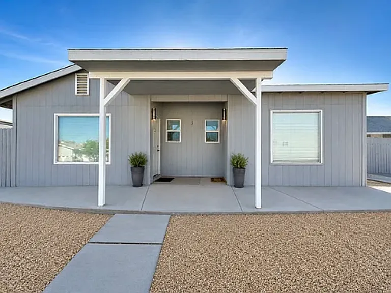 13950 Hesperia Rd #3A — Photo 10