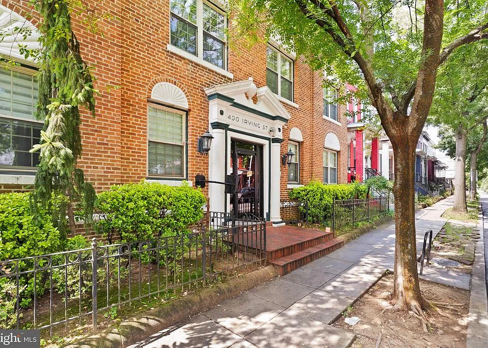 430 Irving St NW #102