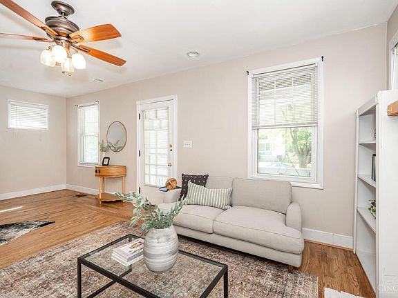 4th image of 2846 Markbreit Ave