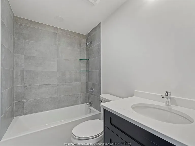 247 Brock St #101 — Photo 4