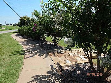 landscaped entry at SE
