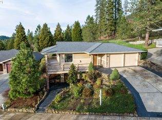 563 E 1st St, Lowell, OR