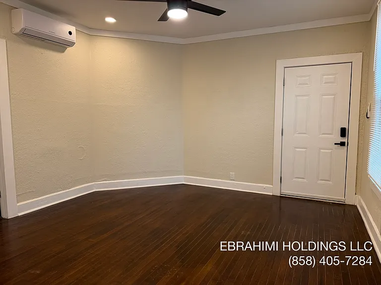 200 E Dewey Pl #6 — Photo 4