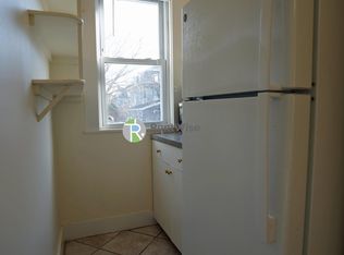 22 Roseland St APT 2, Cambridge, MA 02140