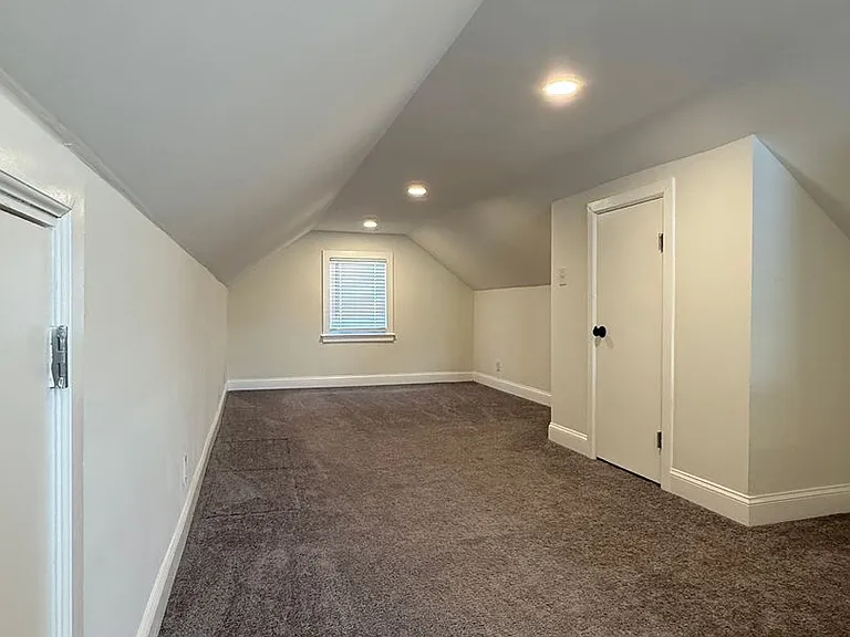 511 Riverside Rd — Photo 11