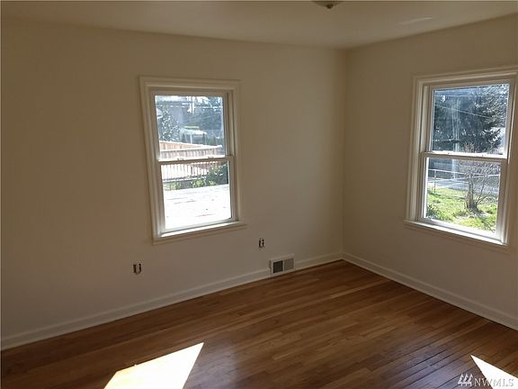 5th image of 8604 Yakima Ave