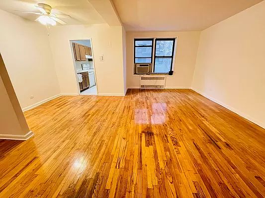 5th image of 2741 E 28th St APT 1