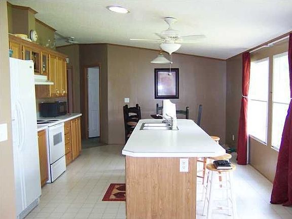3rd image of 316 River Woods Dr