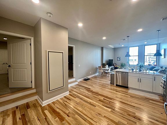 3rd image of 409 Lackawanna Ave APT 401