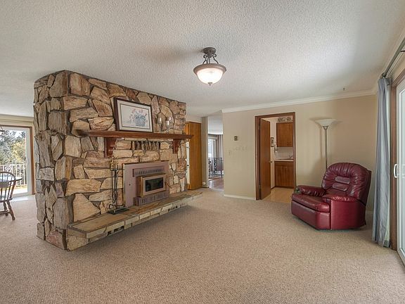 4th image of 819 Sunrise Ln