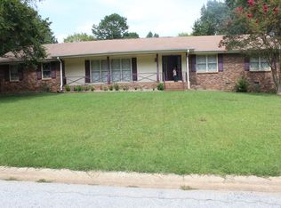 5320 Oreilly Ln, Stone Mountain, GA 30088