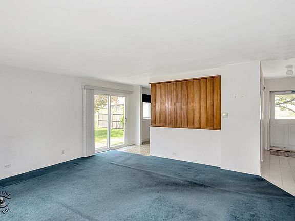3rd image of 8741 W 170th Place