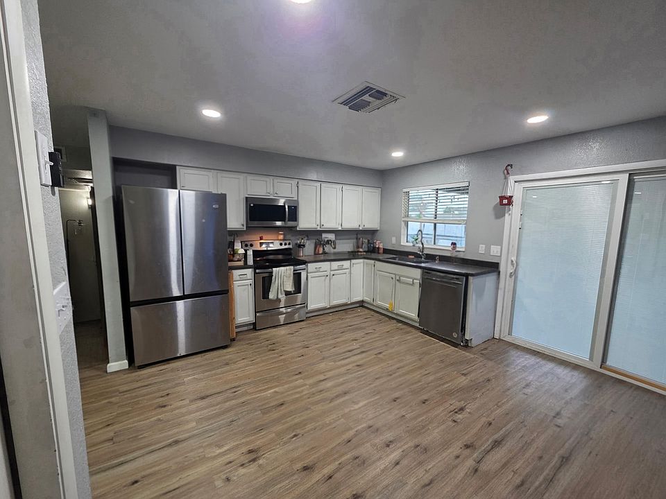 1st image of 3101 W Bluefield Ave