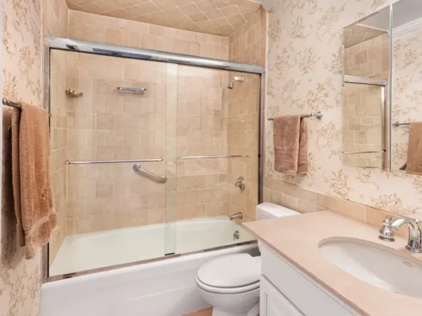 137 East 36th Street image 8 of 15