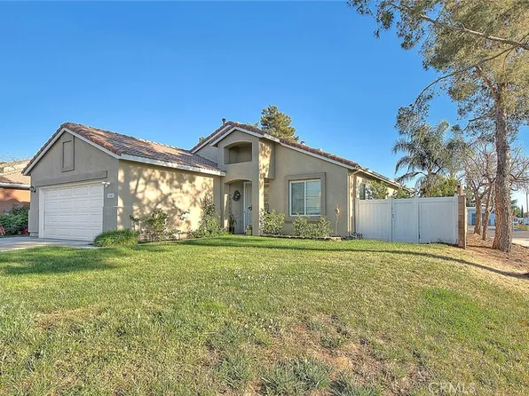 1101 Desert Fox Ct, Beaumont, CA 92223