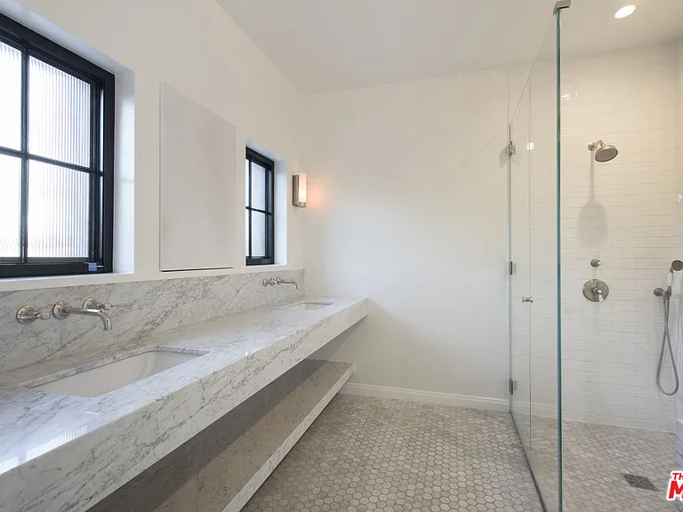 7655 Hollywood Blvd #3 — Photo 20