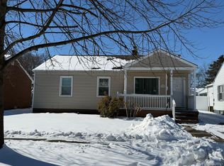 12736 Agnes St, Southgate, MI 48195
