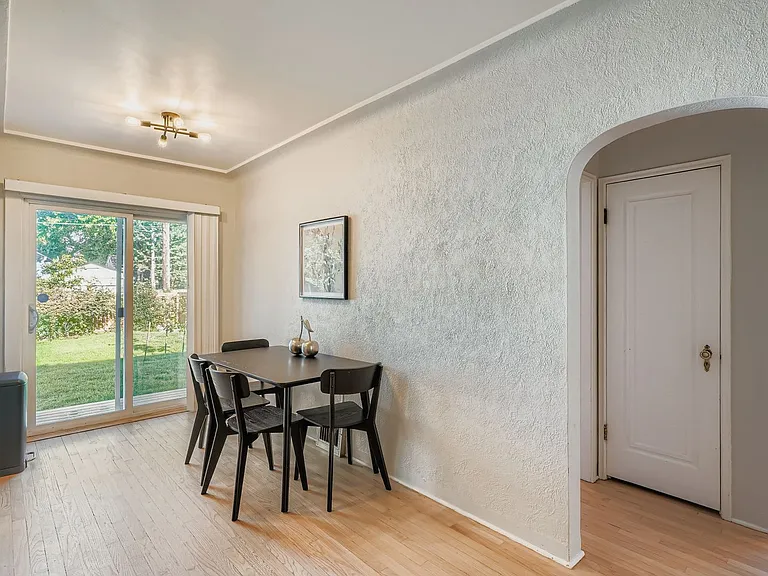 1545 S Steele St — Photo 11