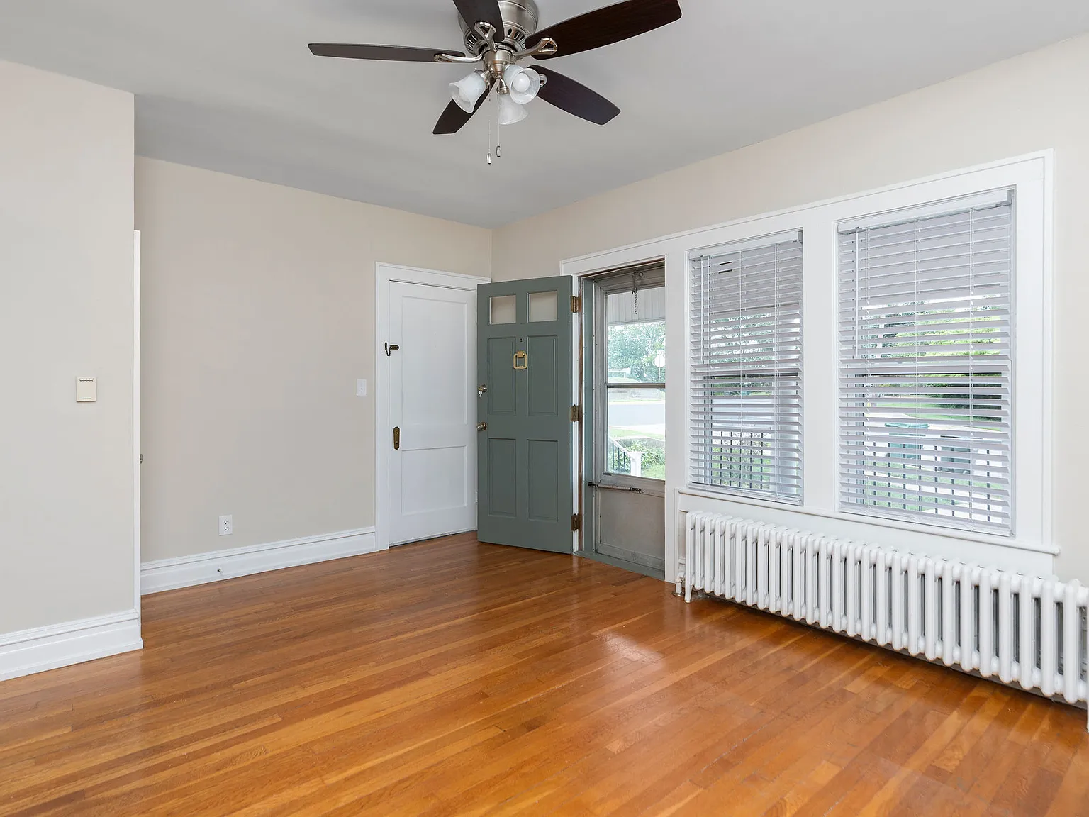 1 bed, 925 sqft, $1,250 — Photo 3