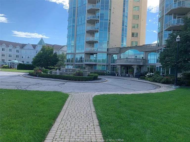 5055 Riverside Dr E #201 — Photo 37
