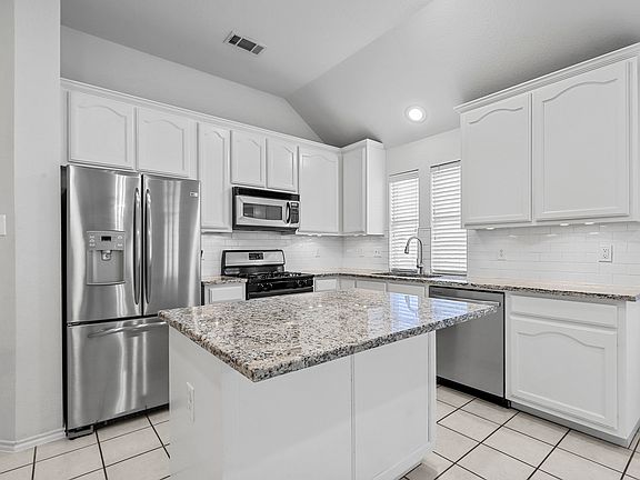 3rd image of 5021 Meyers Ln