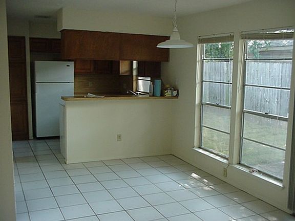 3rd image of 10822 Sugar Hill Dr APT B