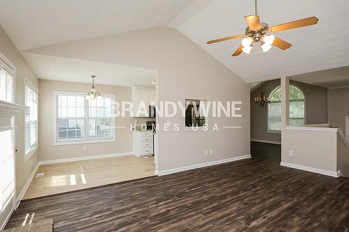 814 Evergreen Dr — Photo 5