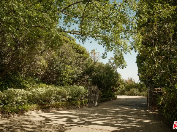 1117 N Beverly Dr, Beverly Hills, CA 90210