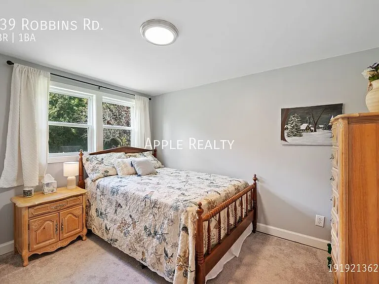 339 Robbins Rd — Photo 10