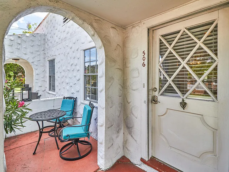 506 N Bradford Ave — Photo 4