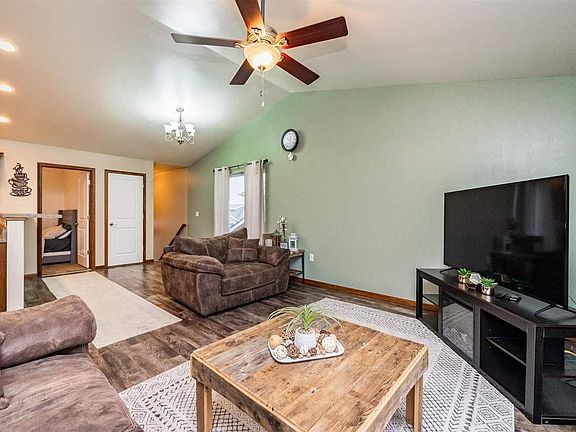 2nd image of 2645 Pinto Ln