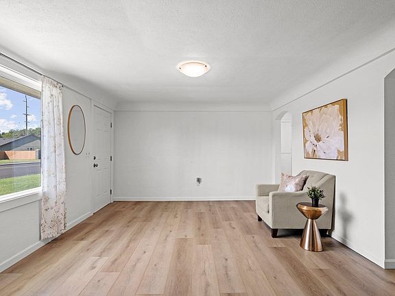 4th image of 3514 W 10th Ave