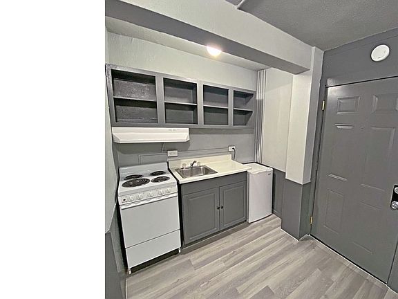 4th image of 2205 Jones St #201