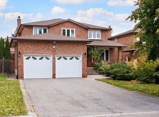27 Looking Glass Cres, Vaughan, ON L4L 5M8