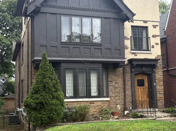 39 Whitehall Rd, Toronto, ON M4W 2C5