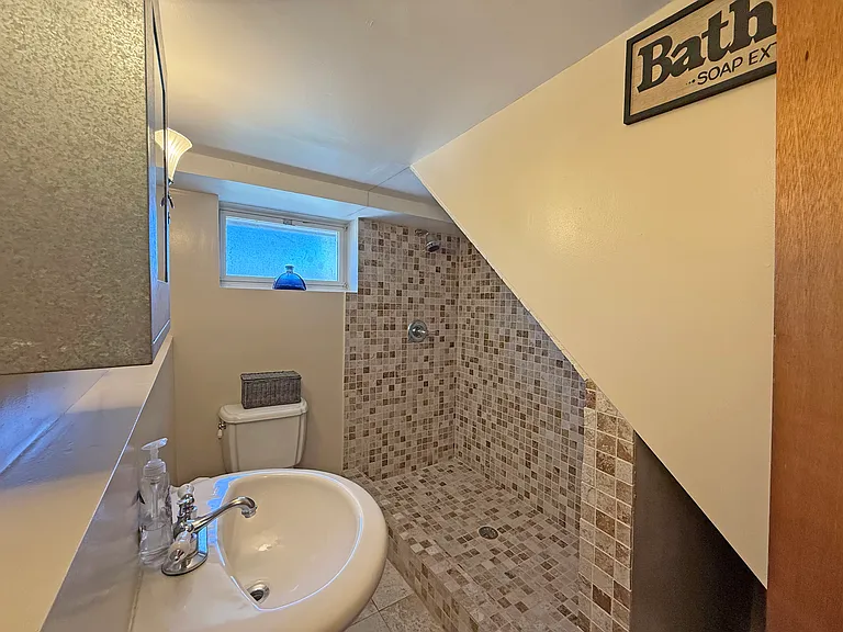 19 Cold Spring Ct — Photo 25