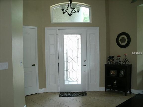 4th image of 937 N Lake Claire Cir