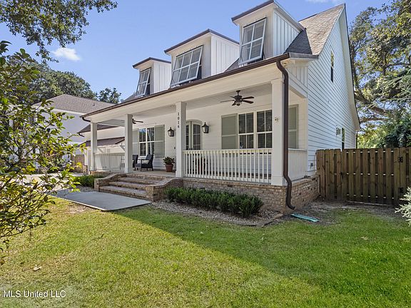 2nd image of 1016 Lafontaine St